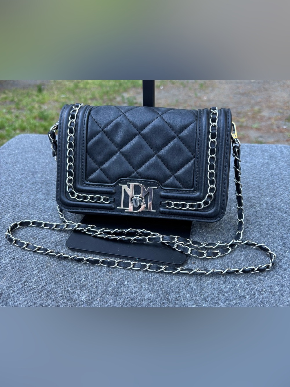 Badgley Mischka Black Quilted Leather Crossbody Organizer Chain Strap Clutch